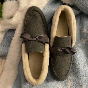 Vionic slippers- new, never worn